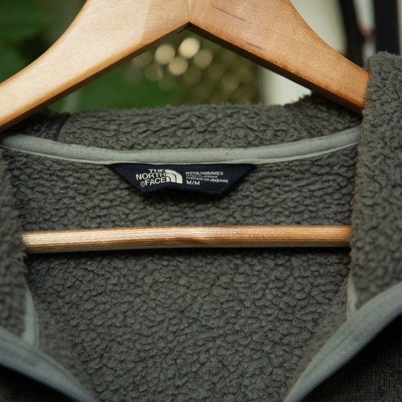 Northface Sweater - Picture 4 of 4